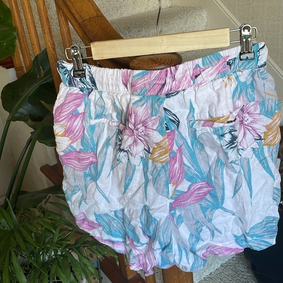 C&C California Bohp Tropical Print Drawstring Linen Shorts - Picture 3 of 7